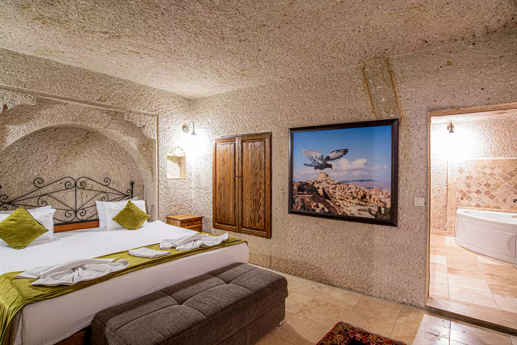 Room 404 - 4
